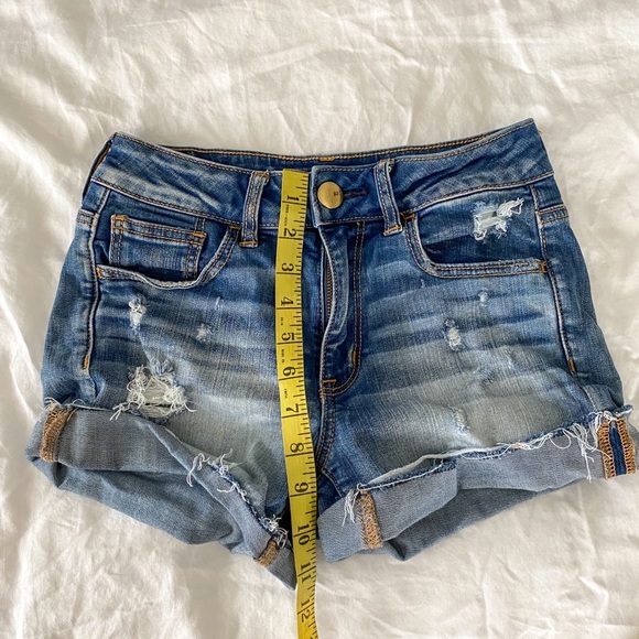 2/$40💜 CLOSET CLEAN OUT: American Eagle denim shorts - Picture 7 of 9